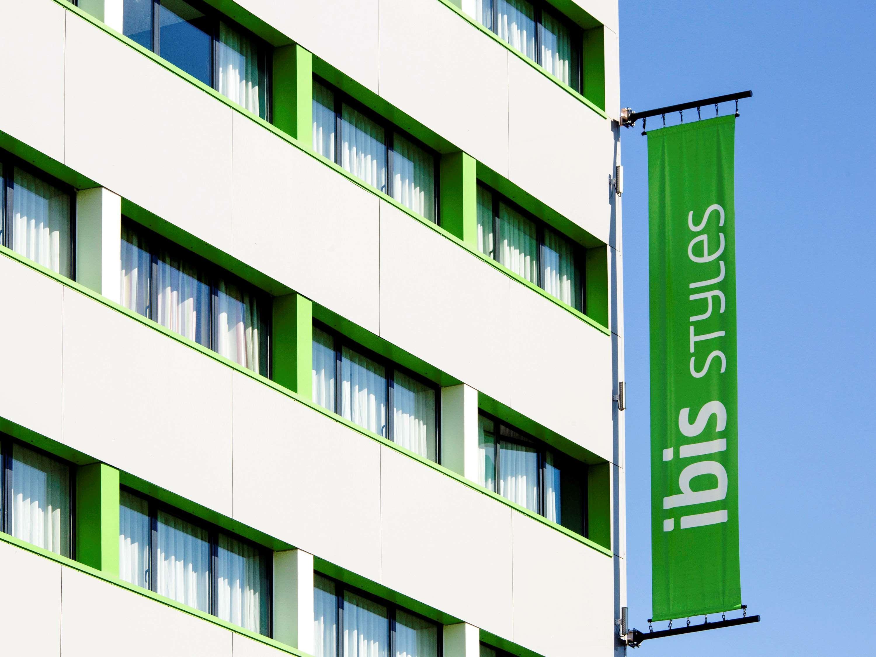 Hotel Ibis Styles Clermont-Ferrand Gare Exterior photo
