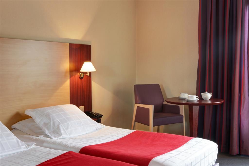 Hotel Ibis Styles Clermont-Ferrand Gare Exterior photo