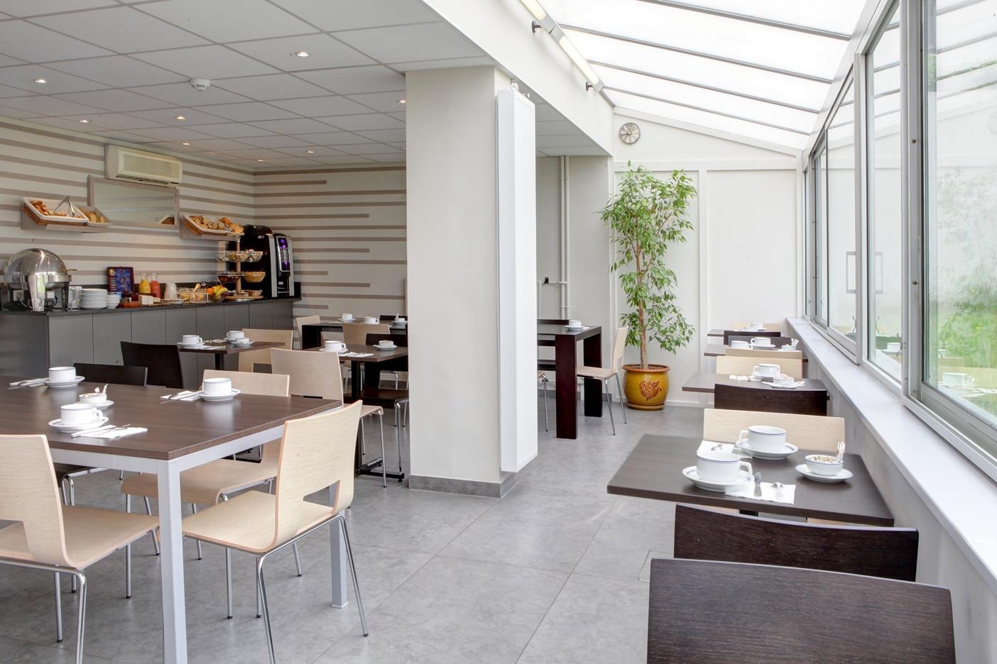 Hotel Ibis Styles Clermont-Ferrand Gare Exterior photo